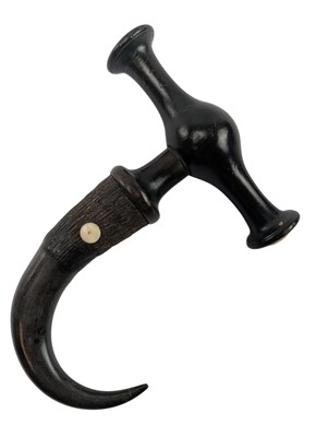 Lot 99 - LATE 19TH CENTURY HORN & BONE DETAILS EQUESTRIAN/RIDING BOOT PULL