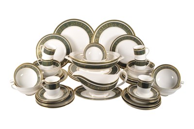 Lot 7 - ROYAL DOULTON - VANBOROUGH PATTERN - FINE BONE CHINA DINNER SERVICE