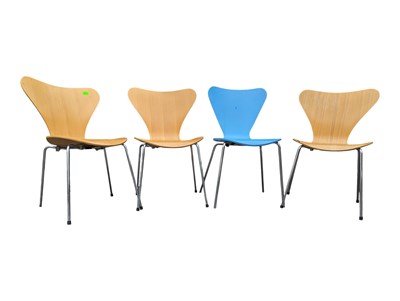 Lot 645 - ARNE JACOBSEN (DANISH, 1902-1971) FOR FRITZ HANSEN - SET OF FOUR SERIES 7 DINING CHAIRS