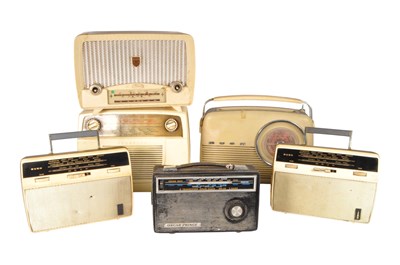 Lot 416 - COLLECTION OF 20TH CENTURY VINTAGE PORTABLE RADIOS