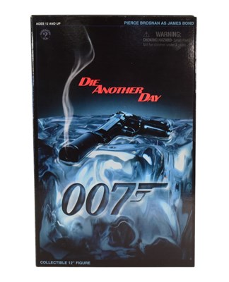 Lot 579 - SIDESHOW TOYS - JAMES BOND DIE ANOTHER DAY ACTION FIGURE