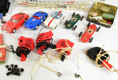 Lot 357 - SCALEXTRIC - COLLECTION OF VINTAGE SCALEXTRIC CARS & ACCESSORIES