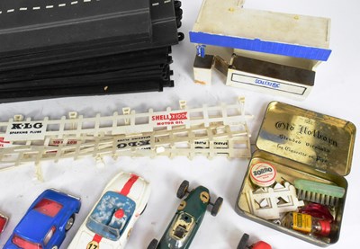 Lot 357 - SCALEXTRIC - COLLECTION OF VINTAGE SCALEXTRIC CARS & ACCESSORIES