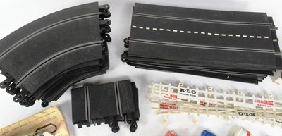 Lot 357 - SCALEXTRIC - COLLECTION OF VINTAGE SCALEXTRIC CARS & ACCESSORIES