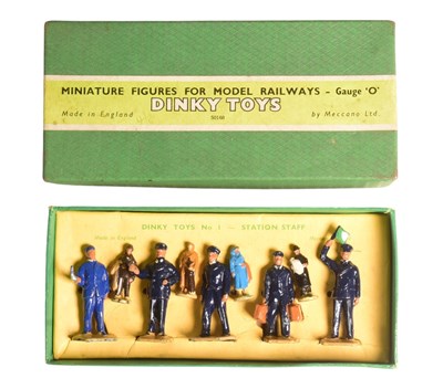 Lot 110 - DIECAST - DINKY TOYS O GAUGE MINIATURE RAILWAY FIGURES