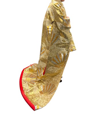 Lot 101 - RETRO 20TH CENTURY JAPANESE EMBROIDERED WEDDING KIMONO