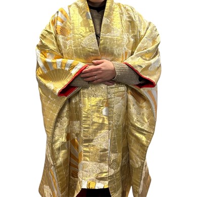 Lot 101 - RETRO 20TH CENTURY JAPANESE EMBROIDERED WEDDING KIMONO