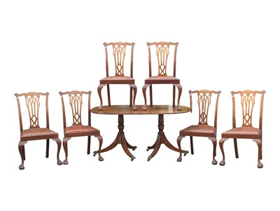Lot 1025 - QUEEN ANNE REVIVAL MAHOGANY EXTENDING DINING TABLE W/ SIX CHAIRS