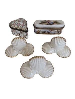 Lot 68 - TWO EARLY 20TH CENTURY ENAMEL TRINKET POTS WITH THREE CHINA MENU HOLDERS