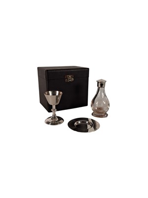 Lot 322 - 20TH CENTURY SILVER PLATED COMMUNION SET