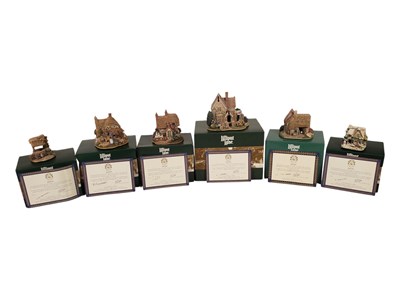 Lot 213 - LILLIPUT LANE - COLLECTION OF VINTAGE 20TH CENTURY RESIN COTTAGE FIGURES