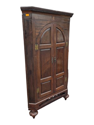 Lot 1014 - GEORGE III 19TH CENTURY CORNER CABINET / CUPBOARD