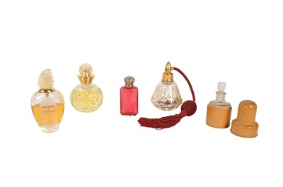Lot 84 - COLLECTION OF 20TH CENTURY VINTAGE PERFUME BOTTLES