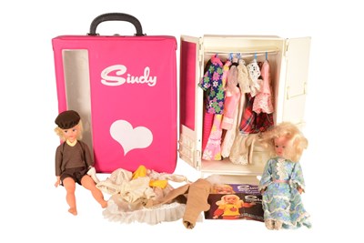 Lot 575 - SINDY DOLLS - VINTAGE PEDIGREE SINDY DOLLS & CLOTHING