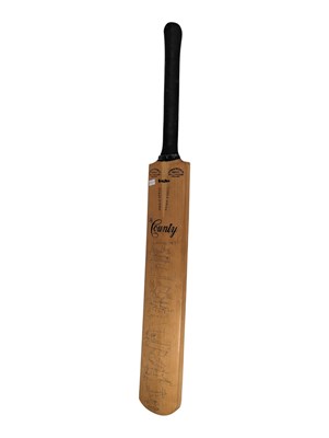 Lot 304 - SPORTS INTEREST - VINTAGE 1967 CRICKET BAT SIGNED BY THE ENGLAND CRICKET TEAM