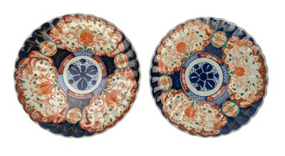 Lot 40 - PAIR OF 19TH CENTURY JAPANESE IMARI CHARGERS