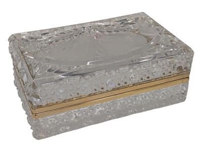 Lot 111 - VINTAGE MID CENTURY FRENCH STYLE CRYSTAL GLASS TRINKET BOX / CHEST