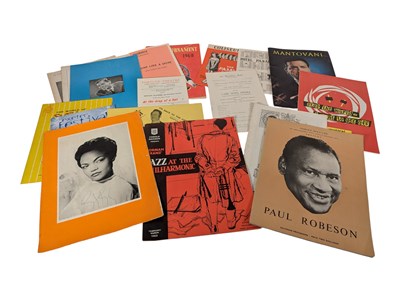 Lot 531 - COLLECTION OF VINTAGE MID 20TH CENTURY THEATRE / SHOW PROGRAMMES INC AUTOGRAPHS
