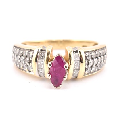 Lot 182 - 14CT GOLD RUBY & DIAMOND RING