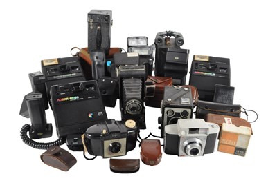 Lot 312 - COLLECTION OF 20TH CENTURY ASSORTED CAMERA EQUIPMENT