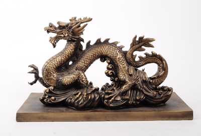 Lot 224 - CONTEMPORARY DRAGON FIGURINE / STATUE ORNAMENT