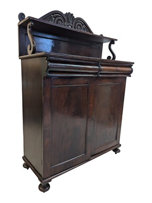 Lot 916 - 19TH CENTURY GEORGE III MAHOGANY CHIFFONIER SIDEBOARD