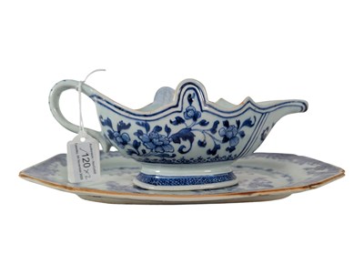 Lot 120 - 18TH CENTURY CHINESE PORCELAIN BLUE AND WHITE JUG AND DISH