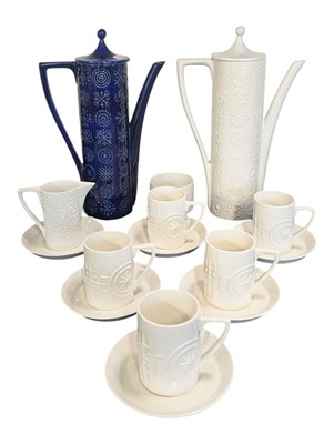 Lot 126 - PORTMEIRION TOTEM PATTERN COFFEE SERVICE IN WHITE & COBALT BLUE COFFEE POT