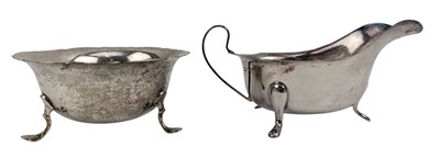 Lot 158 - VICTORIAN HALLMARKED SILVER SUGAR BOWL & A CREAMER JUG
