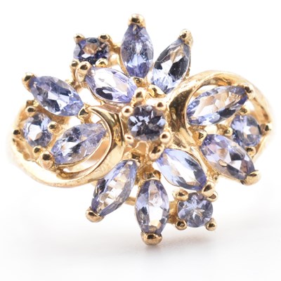 Lot 113 - HALLMARKED 9CT GOLD & TANZANITE CLUSTER RING