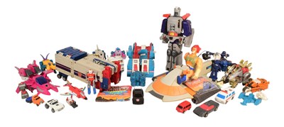 Lot 506 - TRANSFORMERS - LARGE COLLECTION OF VINTAGE HASBRO FIGURES
