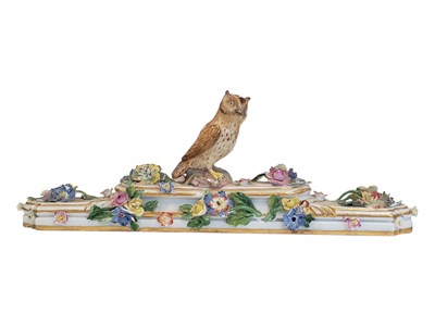 Lot 131 - MEISSEN, GERMANY - 18TH CENTURY PORCELAIN CHINA FIGURE