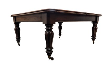 Lot 390 - LARGE WILLIAM IV 19TH CENTURY MAHOGANY EXTENDING DINING TABLE