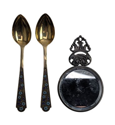 Lot 183 - PAIR OF RUSSIAN GILT SILVER & ENAMELED TEASPOONS