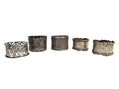 Lot 181 - THREE EDWARD VII HALLMARKED SILVER NAPKIN RINGS