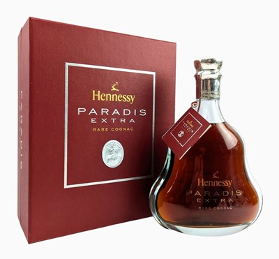 Lot 175 - HENNESSY PARADIS EXTRA RARE FRENCH COGNAC IN OLD STYLE PRESENTATION CASE