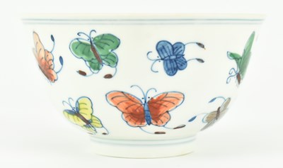 Lot 42 - MING CHENGHUA MARK DOUCAI BUTTERFLY TEA BOWL 明成化款斗彩蝴蝶茶碗