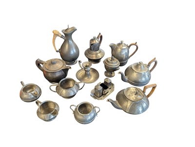 Lot 355 - COLLECTION OF 19TH AND 20TH CENTURY VINTAGE PEWTER HOUSEHOLD PIECES