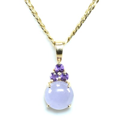 Lot 162 - LAVENDER JADE & AMETHYST PENDANT ON 9CT GOLD CHAIN NECKLACE
