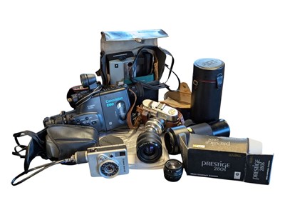 Lot 366 - COLLECTION OF LATE 20TH CENTURY VINTAGE SLR CAMERAS AND VIDEO CAMERAS