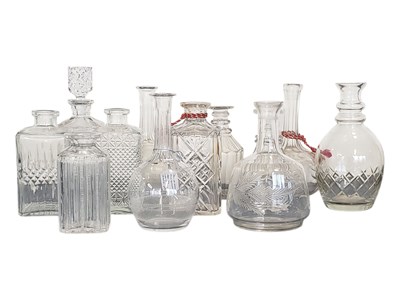 Lot 159 - COLLECTION OF LATE 19TH / 20TH CENTURY VINTAGE GLASS DECANTERS AND BOTTLES