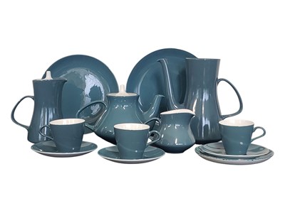 Lot 152 - POOLE POTTERY - MID CENTURY VINTAGE TWO TONE POTTERY TEA SERVICE
