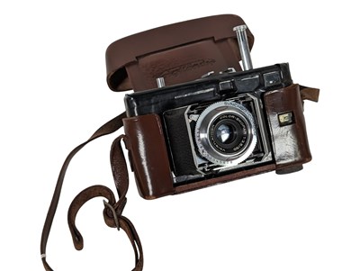 Lot 388 - VOIGTLANDER, GERMANY - VINTAGE MID CENTURY VITESSA 35MM CAMERA