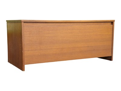 Lot 844 - AVALON FURNITURE - VINTAGE 20TH CENTURY TEAK BLANKET BOX