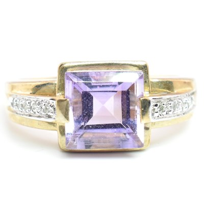 Lot 297 - HALLMARKED 9CT GOLD AMETHYST & DIAMOND RING