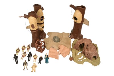 Lot 668 - STAR WARS - COLLECTION OF VINTAGE PLAYSET PIECES