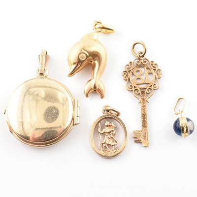 Lot 40 - COLLECTION OF GOLD NECKLACE PENDANTS & CHARMS
