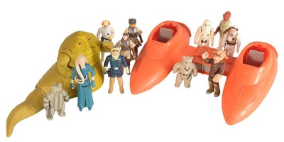 Lot 678 - STAR WARS - VINTAGE KENNER / PALITOY ACTION FIGURES