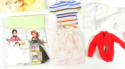 Lot 727 - SINDY - VINTAGE PEDIGREE SINDY DOLL & CLOTHING