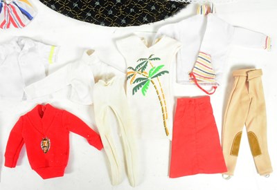 Lot 727 - SINDY - VINTAGE PEDIGREE SINDY DOLL & CLOTHING